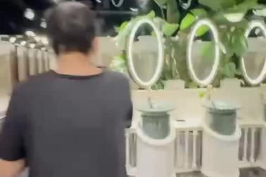 Du khách Việt trải nghiệm nhà vệ sinh như khách sạn 5 sao Trung Quốc