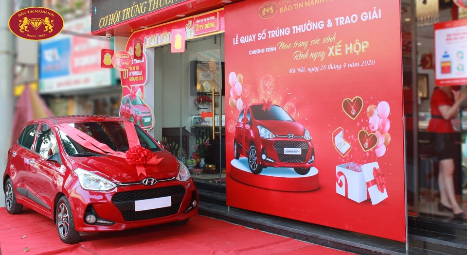 Bảo Tín Mạnh Hải chính thức trao giải xế hộp Huyndai i10 cho khách hàng may mắn - 1 Bảo Tín Mạnh Hải chính thức trao giải xế hộp Huyndai i10 cho khách hàng may mắn - 1