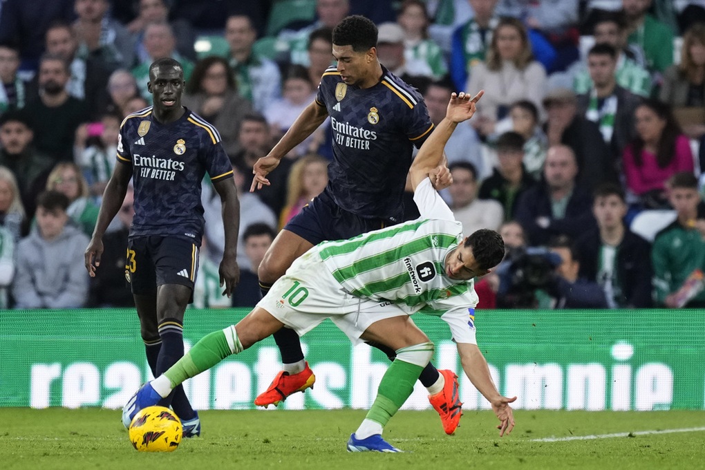 Real Madrid đứng trước nguy cơ mất ngôi đầu bảng La Liga - 1 Real Madrid đứng trước nguy cơ mất ngôi đầu bảng La Liga - 1