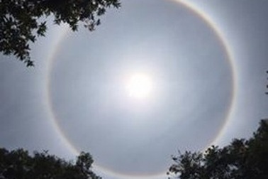 Cư dân mạng thích thú với mặt trời "lạ" trên bầu trời xứ Huế