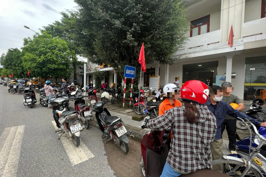Vụ dân đổ xô rút tiền vì tin đồn bưu điện vỡ nợ: Công an yêu cầu đính chính - 3 Vụ dân đổ xô rút tiền vì tin đồn bưu điện vỡ nợ: Công an yêu cầu đính chính - 3