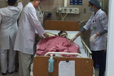 Hà Nội truy lùng rượu giả khiến nhiều người nhập viện