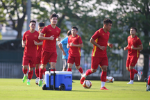 HLV Park Hang Seo bất ngờ dùng chiêu "tung hỏa mù" trước Indonesia