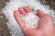 Hà Nội bất ngờ xuất hiện mưa đá