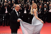 "Thiên thần" của Victoria's Secret đẹp "như mộng" trên thảm đỏ Cannes