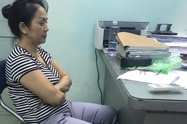 Cặp vợ chồng “hô biến” thuốc nội  thành thuốc ngoại để kiếm lời