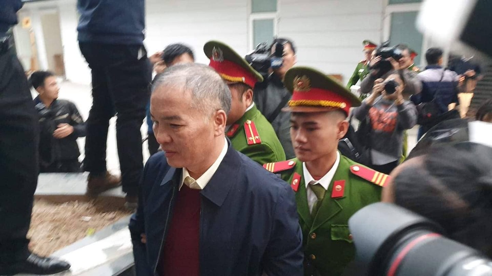 Hai cựu Bộ trưởng Nguyễn Bắc Son, Trương Minh Tuấn hầu tòa - 4 Hai cựu Bộ trưởng Nguyễn Bắc Son, Trương Minh Tuấn hầu tòa - 4