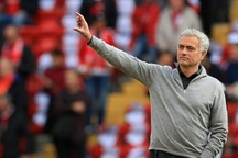 Mourinho: "Tôi sẽ không kết thúc sự nghiệp ở MU"