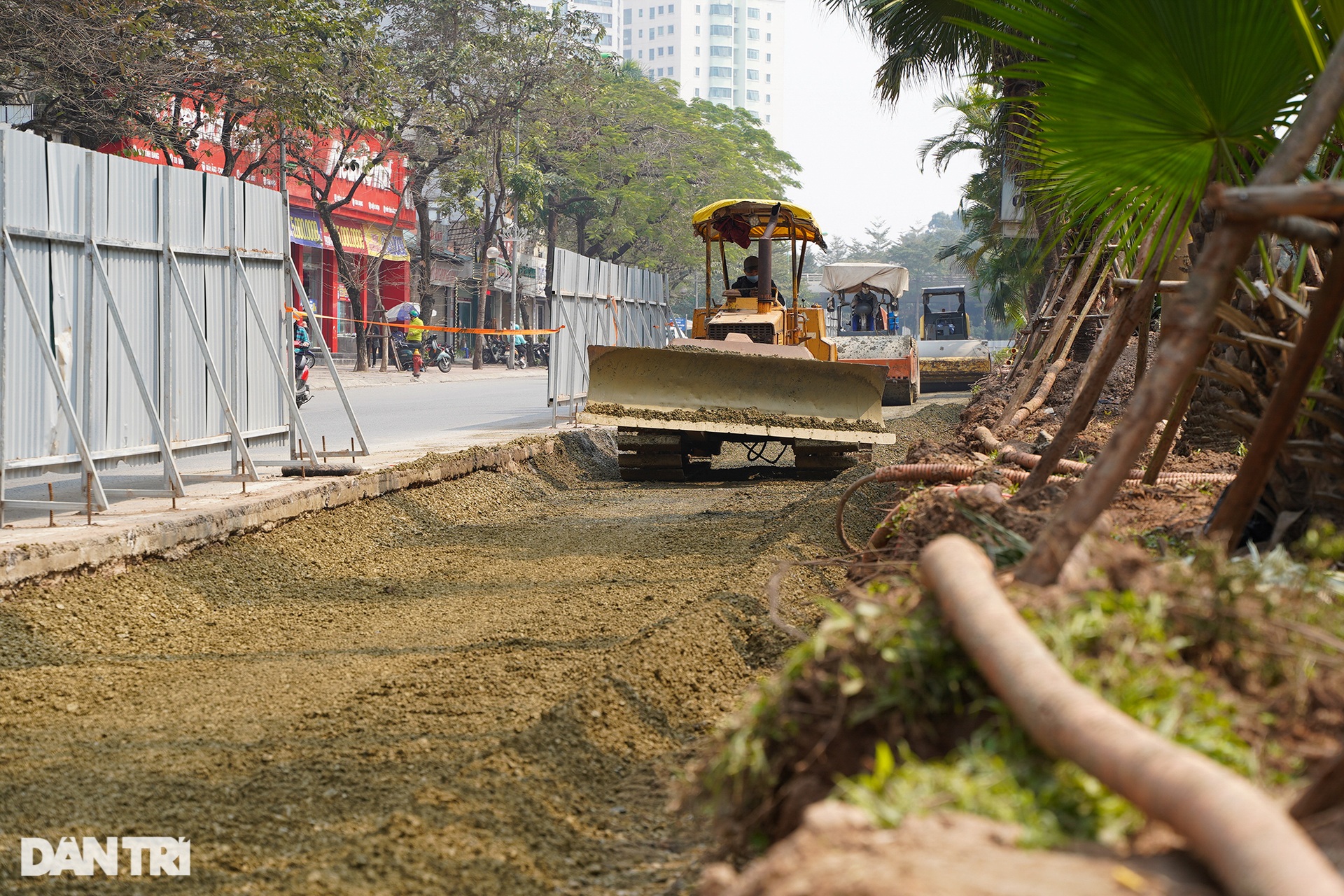 Xén dải phân cách, mở rộng đường tại điểm đen ùn tắc giao thông ở Hà Nội - 7 Xén dải phân cách, mở rộng đường tại điểm đen ùn tắc giao thông ở Hà Nội - 7