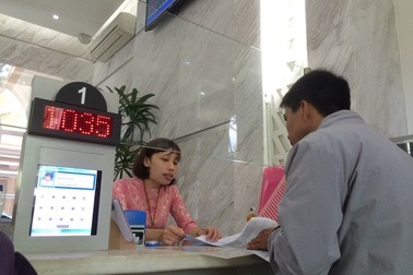 Công chức TPHCM được mặc quần jean, áo thun trong giờ làm việc