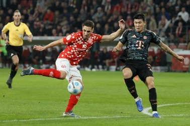 Trung vệ Hàn Quốc mắc sai lầm, Bayern Munich thua cay đắng ở Bundesliga