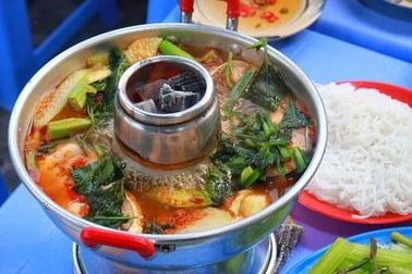 Lạ lùng món lẩu "than thở" miền Tây, khách "toát mồ hôi" thưởng thức