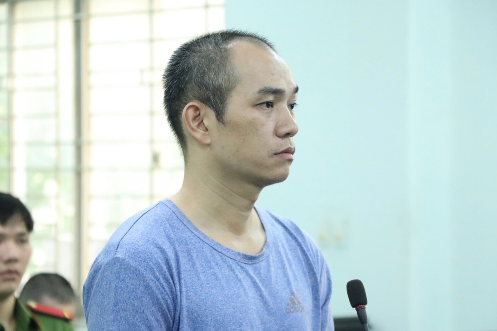 Đánh cô gái sau va quẹt xe ở TPHCM, người đàn ông lĩnh án - 1 Đánh cô gái sau va quẹt xe ở TPHCM, người đàn ông lĩnh án - 1