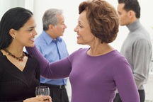 Mẹ chồng chi li, nhà làm mâm cỗ giỗ cũng bảo con dâu góp nửa tiền