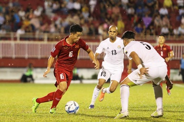 HLV Nguyễn Thành Vinh: "Vai trò của Công Phượng mờ nhạt quá"