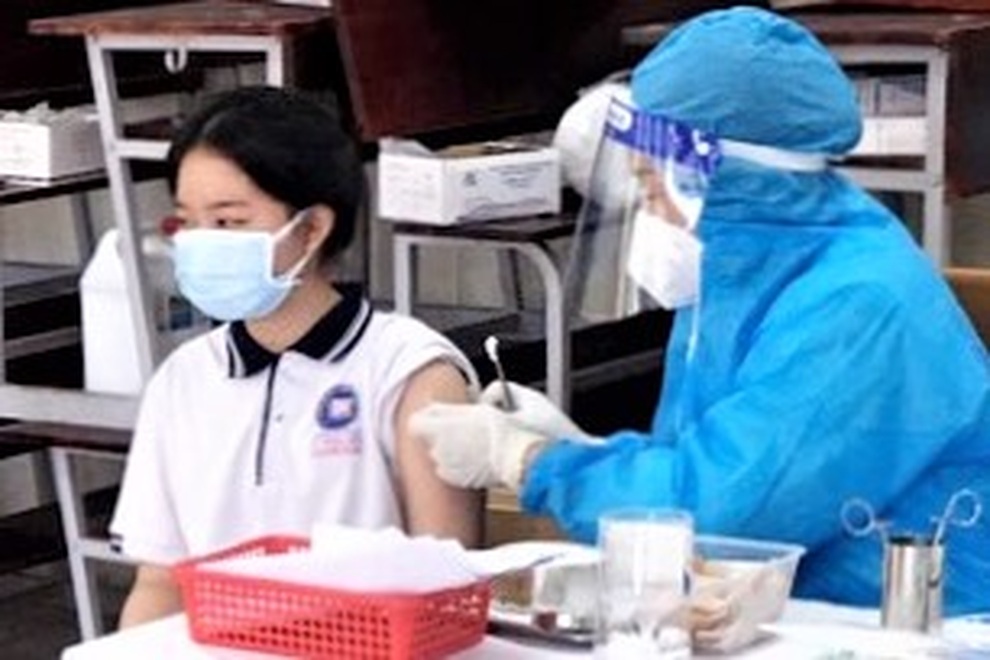 Tỉnh đầu tiên miền Tây tiêm vaccine cho trẻ từ 12-15 tuổi - 1 Tỉnh đầu tiên miền Tây tiêm vaccine cho trẻ từ 12-15 tuổi - 1