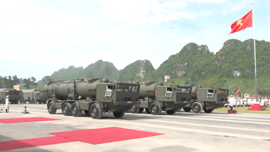 Sức mạnh vũ trang Việt Nam qua các dòng khí tài hiện đại tại A80