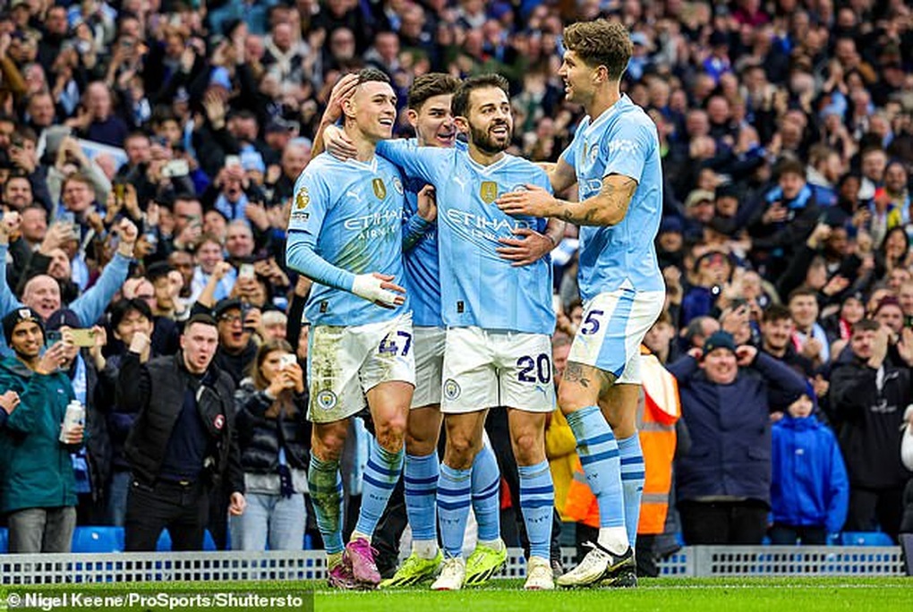 Man City quá vượt trội, thi đấu như đùa giỡn Man Utd - 2 Man City quá vượt trội, thi đấu như đùa giỡn Man Utd - 2