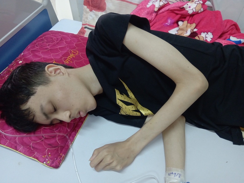 Đau nhói lòng cảnh cậu học trò hai lần lỗi hẹn với kì thi tốt nghiệp THPT - 7 Đau nhói lòng cảnh cậu học trò hai lần lỗi hẹn với kì thi tốt nghiệp THPT - 7