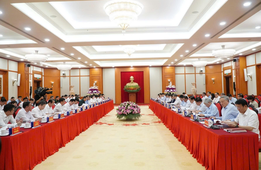Bộ Chính trị cho ý kiến về phương án nhân sự của Hà Nội, TPHCM - 3 Bộ Chính trị cho ý kiến về phương án nhân sự của Hà Nội, TPHCM - 3