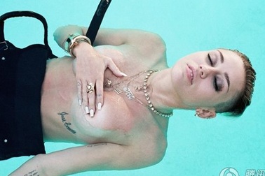 Fan lại sốc với loạt ảnh khỏa thân của Miley trên tạp chí