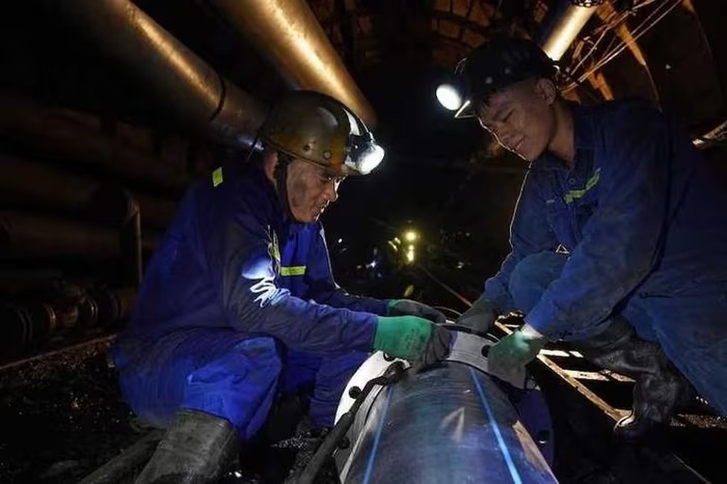 Người thợ lò suốt đời học và làm theo Bác - 3 Người thợ lò suốt đời học và làm theo Bác - 3