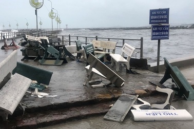 Mưa giông gây hư hỏng nhiều ngôi nhà ở Phú Quốc, 6 tàu cá bị chìm