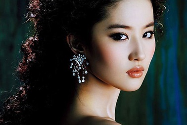 Vẻ đẹp kiêu sa của “ngọc nữ” Lưu Diệc Phi