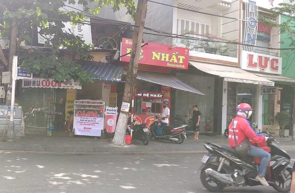 Đà Nẵng: Hết cách ly, nhiều hàng quán vẫn cửa đóng, then cài - 6 Đà Nẵng: Hết cách ly, nhiều hàng quán vẫn cửa đóng, then cài - 6
