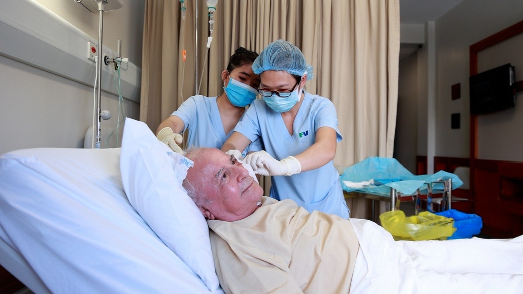 Phẫu thuật khôi phục nét mặt cho bệnh nhân bị liệt dây thần kinh số 7 - 4 Phẫu thuật khôi phục nét mặt cho bệnh nhân bị liệt dây thần kinh số 7 - 4