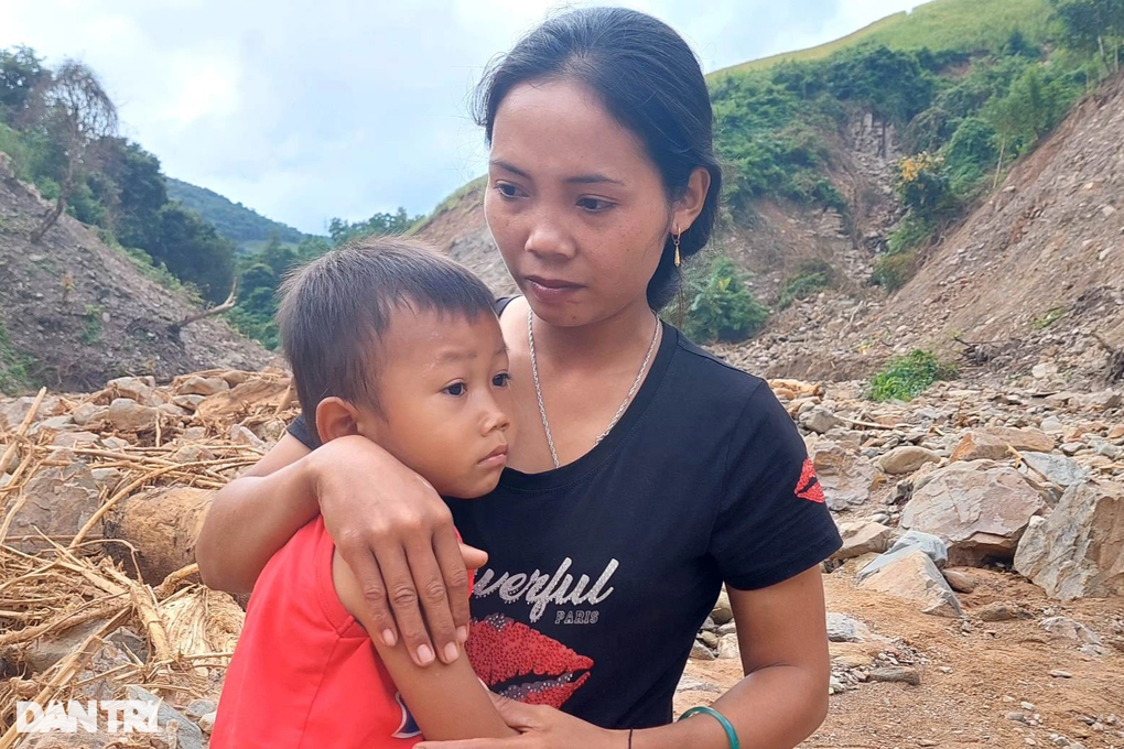 Hơn 200 hộ dân bị lũ quét kinh hoàng: Cách nào trở lại cuộc sống? - 5 Hơn 200 hộ dân bị lũ quét kinh hoàng: Cách nào trở lại cuộc sống? - 5