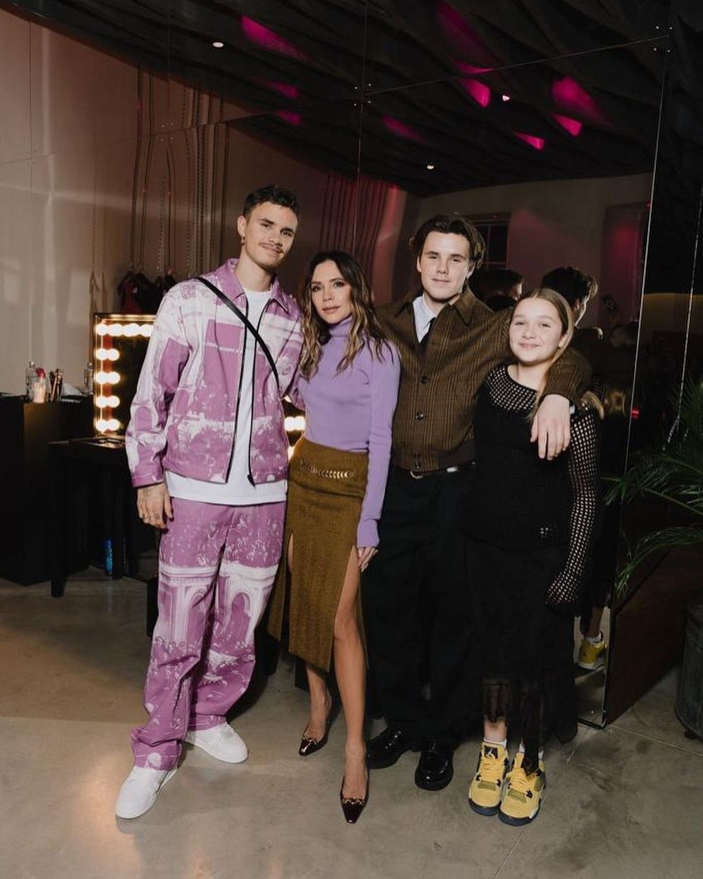 Lâu không gặp, cô út nhà Beckham đã cao lớn thế này... - 2 Lâu không gặp, cô út nhà Beckham đã cao lớn thế này... - 2