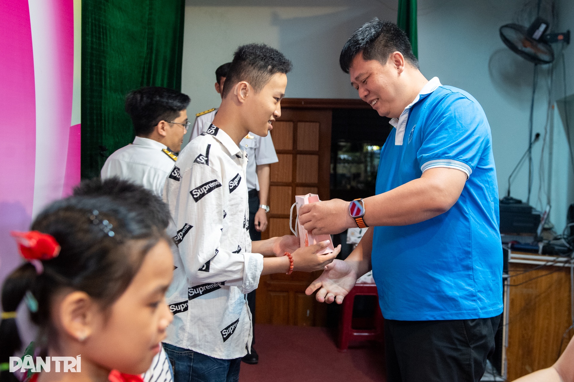 Vui Tết Trung thu cùng con các chiến sĩ Trường Sa - 9 Vui Tết Trung thu cùng con các chiến sĩ Trường Sa - 9