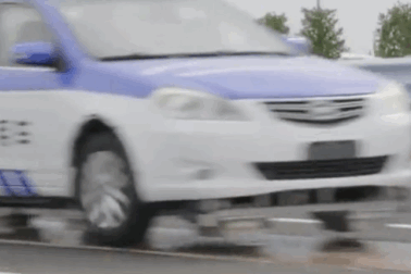 Trung Quốc thử nghiệm ô tô trôi lơ lửng trên mặt đường