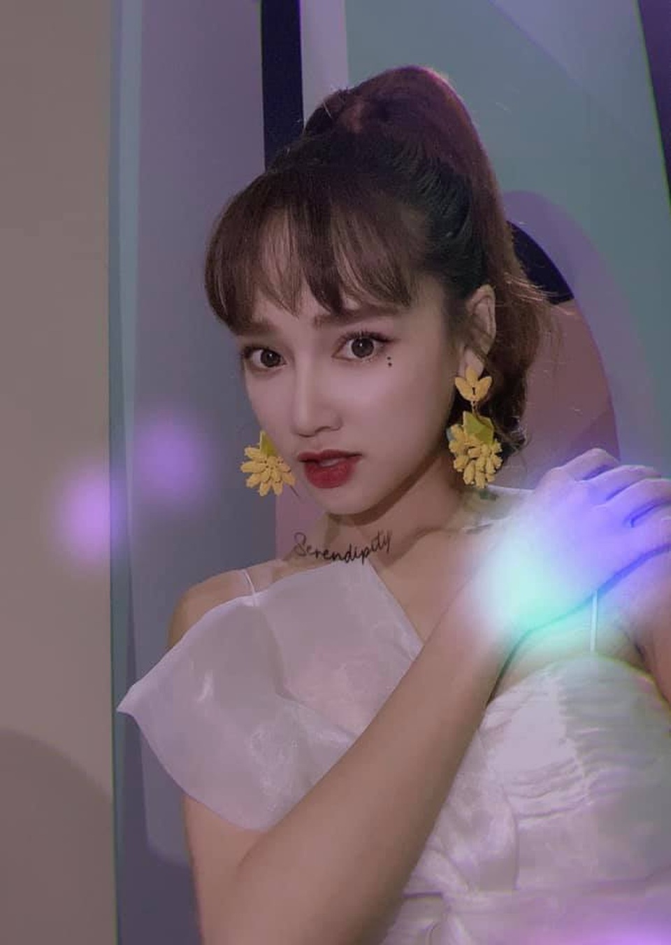 Nhã Phương thường xuyên “tỏ tình” mùi mẫn với ông xã Trường Giang - 4 Nhã Phương thường xuyên “tỏ tình” mùi mẫn với ông xã Trường Giang - 4