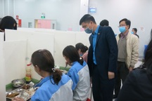 Khuyến khích khen thưởng các sáng kiến phòng chống dịch Covid-19