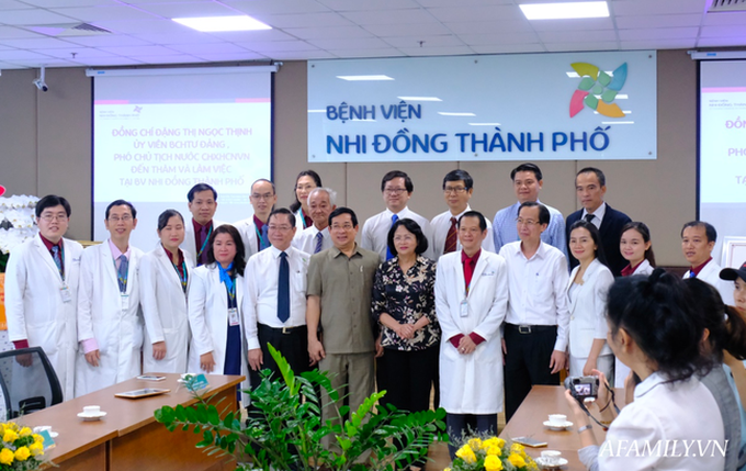 "Chứng nhân” của 6 ca tách dính tại Việt Nam kể lại khoảnh khắc căng não chia đại tràng cho Trúc Nhi – Diệu Nhi - Ảnh 9. "Chứng nhân” của 6 ca tách dính tại Việt Nam kể lại khoảnh khắc căng não chia đại tràng cho Trúc Nhi – Diệu Nhi - Ảnh 9.