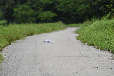 Bộ sưu tập mô hình máy bay "khủng" của chàng trai 10x ở Hà Nội gây sốt mạng