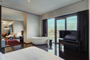 Cận cảnh hiện trường bạc triệu nơi C.Ronaldo bị “tố” hiếp dâm