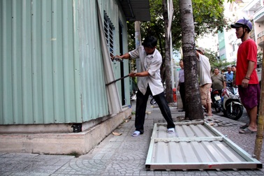 “Cuộc chiến” giành lại vỉa hè: Chủ động tháo dỡ chốt dân phòng
