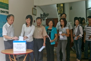 Báo Dân trí chia sẻ với đồng bào miền Trung