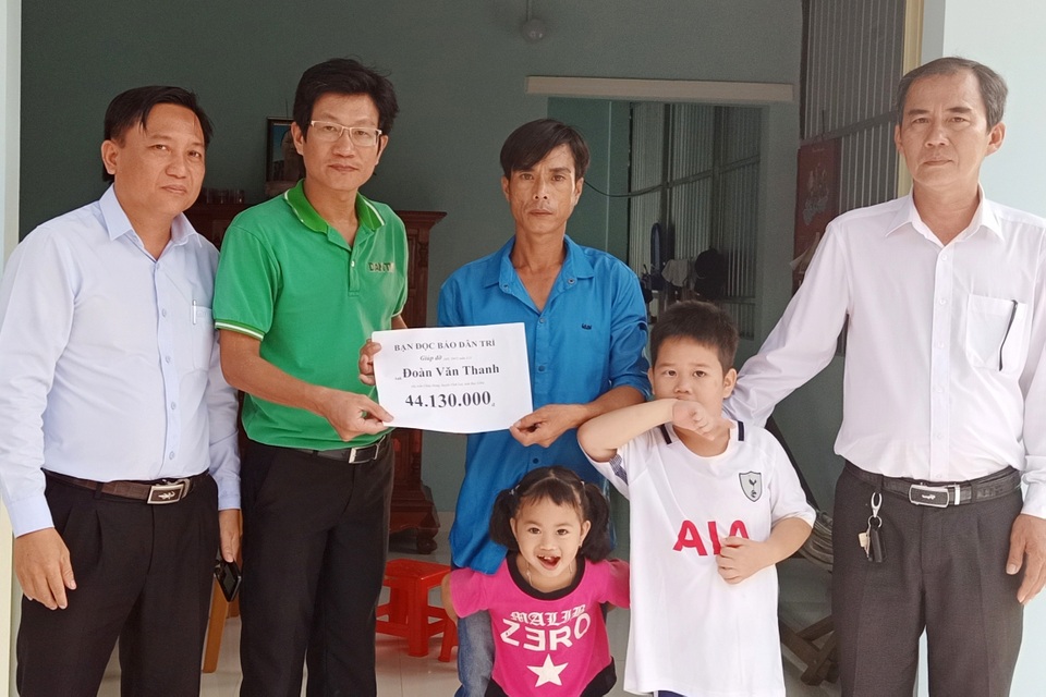 Bạn đọc giúp 3 trẻ trước nguy cơ bơ vơ như chim vỡ tổ gần 50 triệu đồng - 1 Bạn đọc giúp 3 trẻ trước nguy cơ bơ vơ như chim vỡ tổ gần 50 triệu đồng - 1