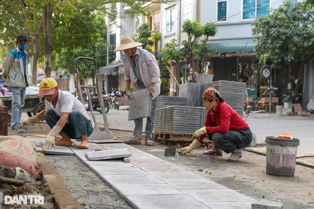 Thấy đào đường là thấy Tết: Chủ tịch Hà Nội lệnh hoàn trả ngay vỉa hè - 1 Thấy đào đường là thấy Tết: Chủ tịch Hà Nội lệnh hoàn trả ngay vỉa hè - 1