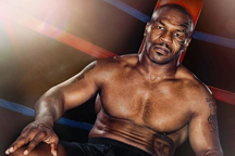 Đang vật lộn với tuổi già bệnh tật, Mike Tyson còn bị cáo buộc cưỡng hiếp