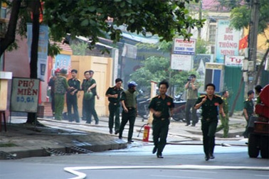 Dân “khiếp vía” vì tiếng nổ phát ra từ khu quân sự