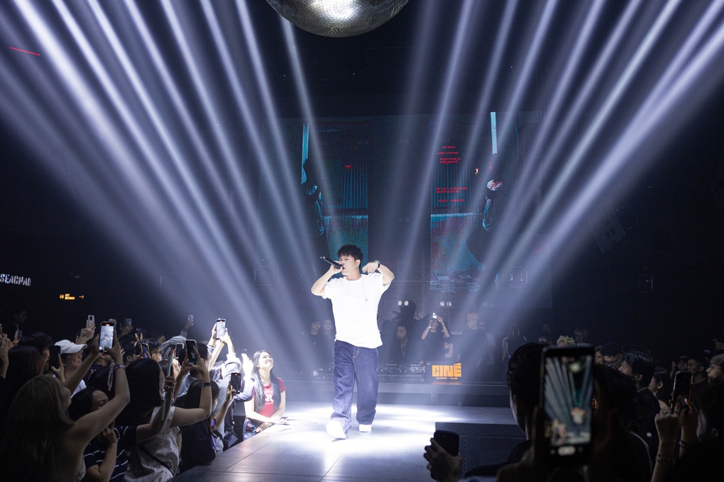 Rap Viet Champion វិលមកវិញ បើកចំហពីជីវិតក្រោយរៀបការមានកូន - ២ Quán quân Rap Việt tái xuất, trải lòng về cuộc sống sau khi lấy vợ sinh con - 2