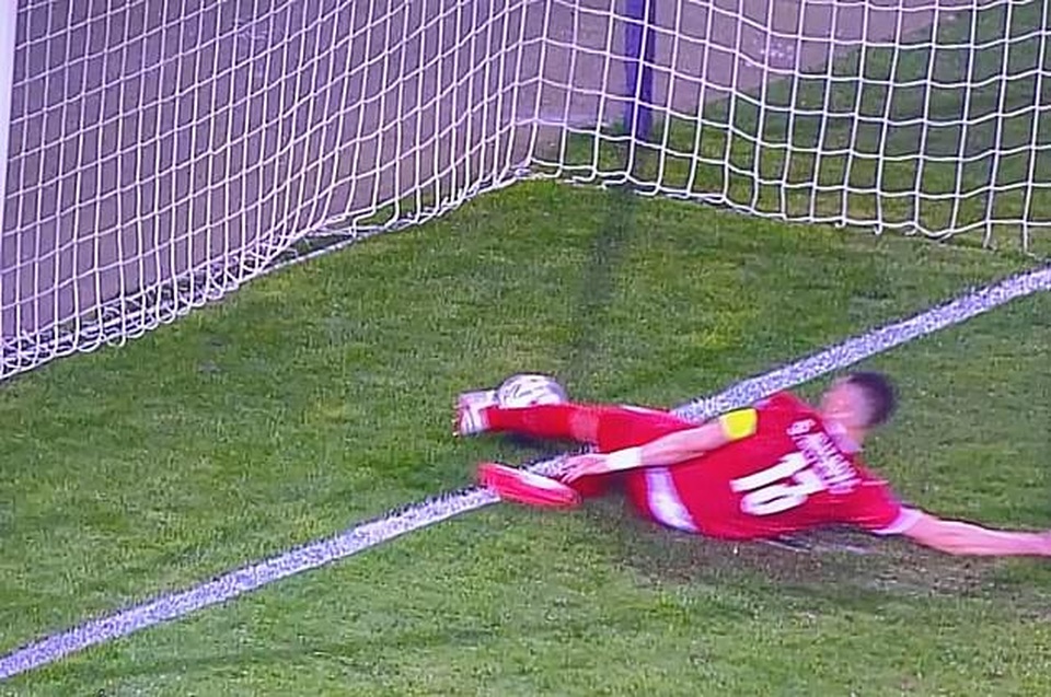 C.Ronaldo tức giận với trọng tài vì bị cướp bàn thắng - 2 C.Ronaldo tức giận với trọng tài vì bị cướp bàn thắng - 2