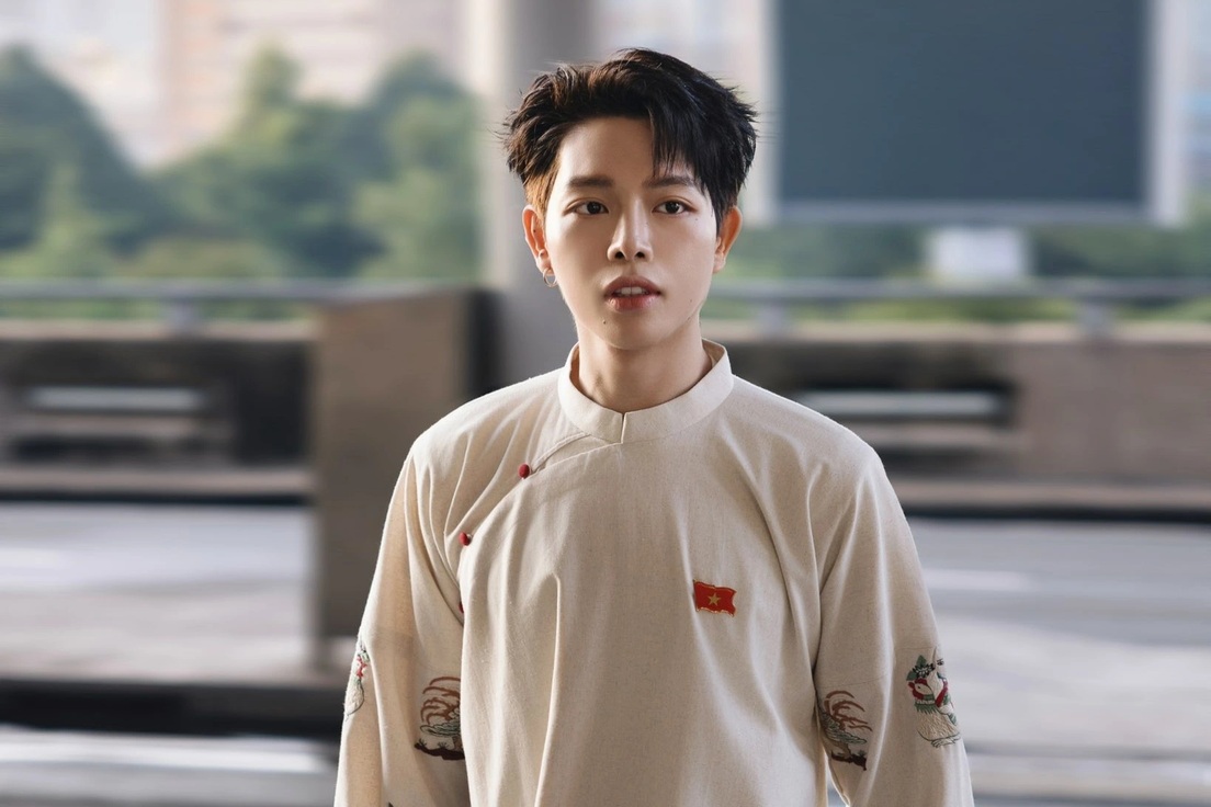 Đức Phúc giành quán quân quốc tế: Đi thi lặng lẽ, mang nón lá làm quà