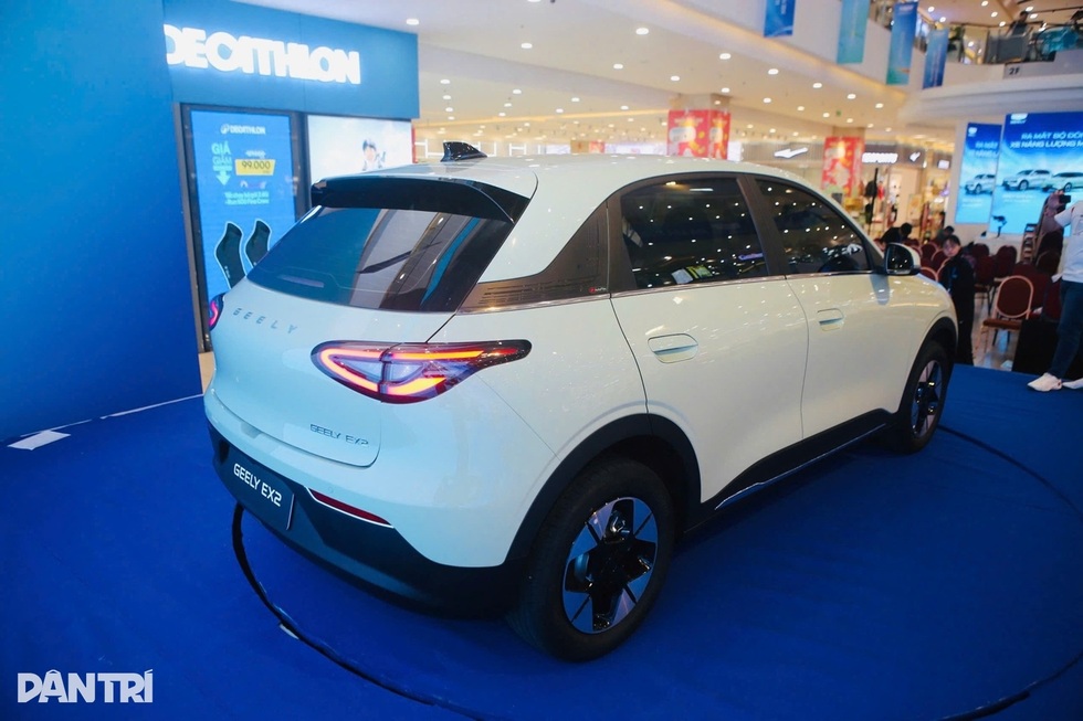Cùng giá 499 triệu đồng, nên mua Geely EX2 Max hay BYD Dolphin 2026? - 6