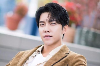 "Rể út" Lee Seung Gi bức xúc khi bị quỵt lương 175 tỷ đồng suốt 18 năm